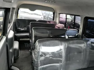 Toyota HiAce 2013 Black