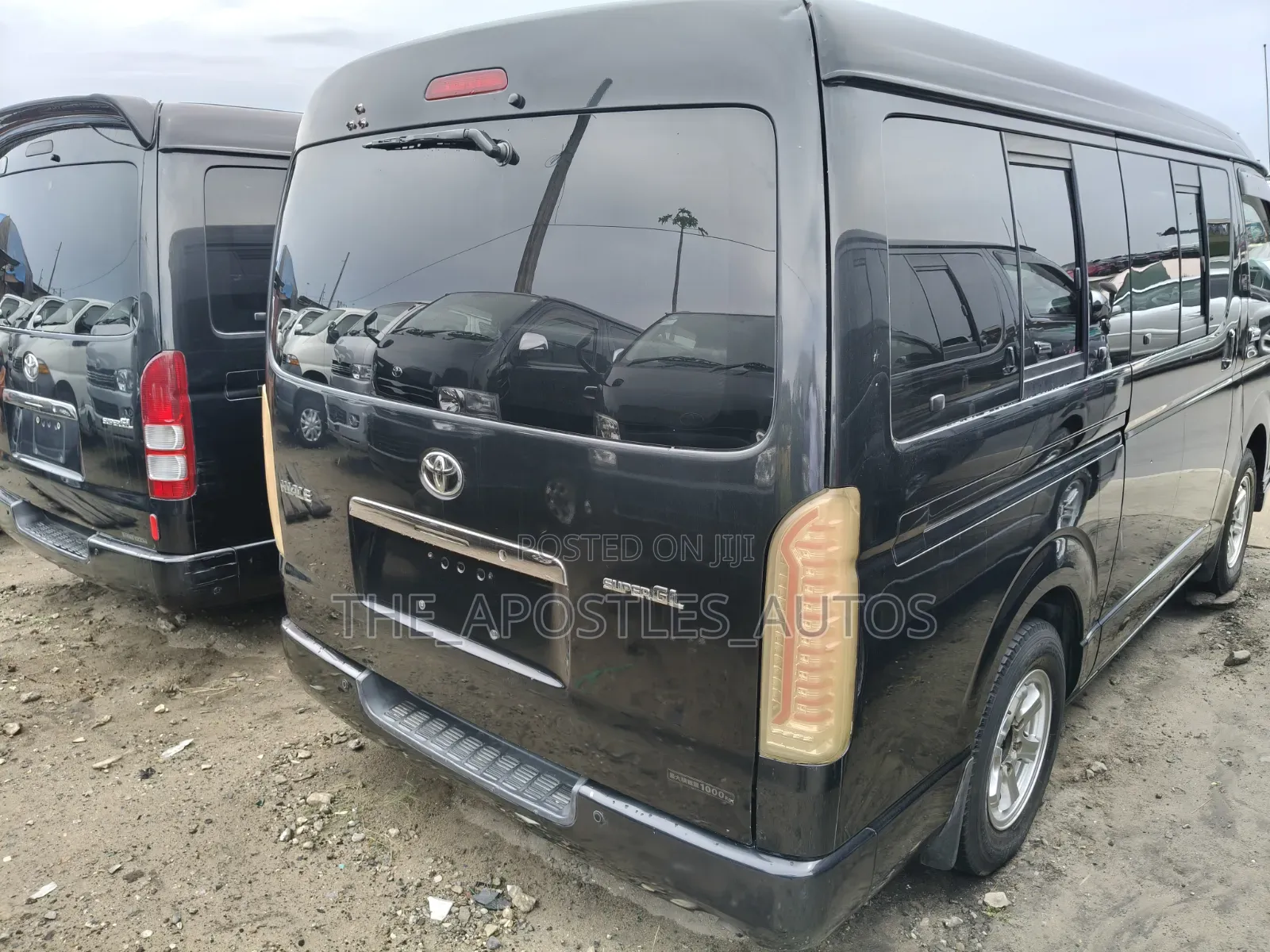 Toyota HiAce 2013 Black