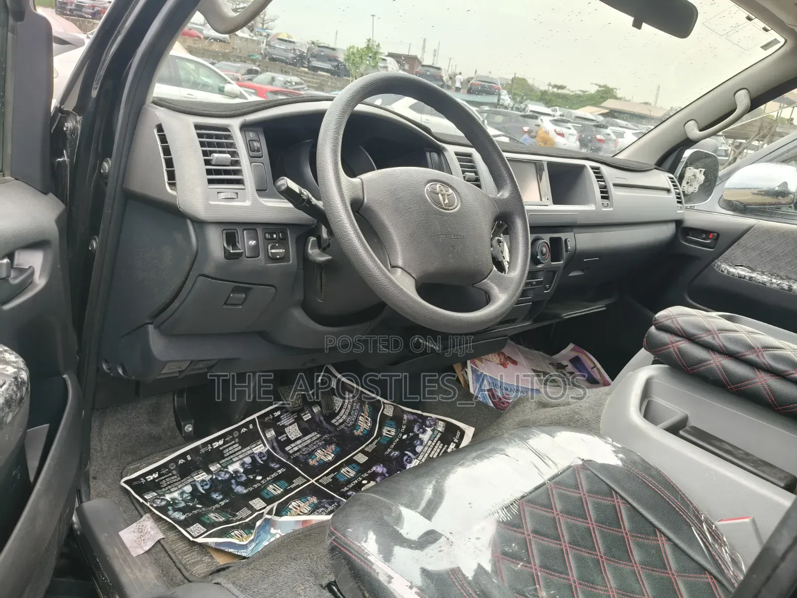 Toyota HiAce 2013 Black