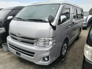Toyota HiAce 2013 Silver