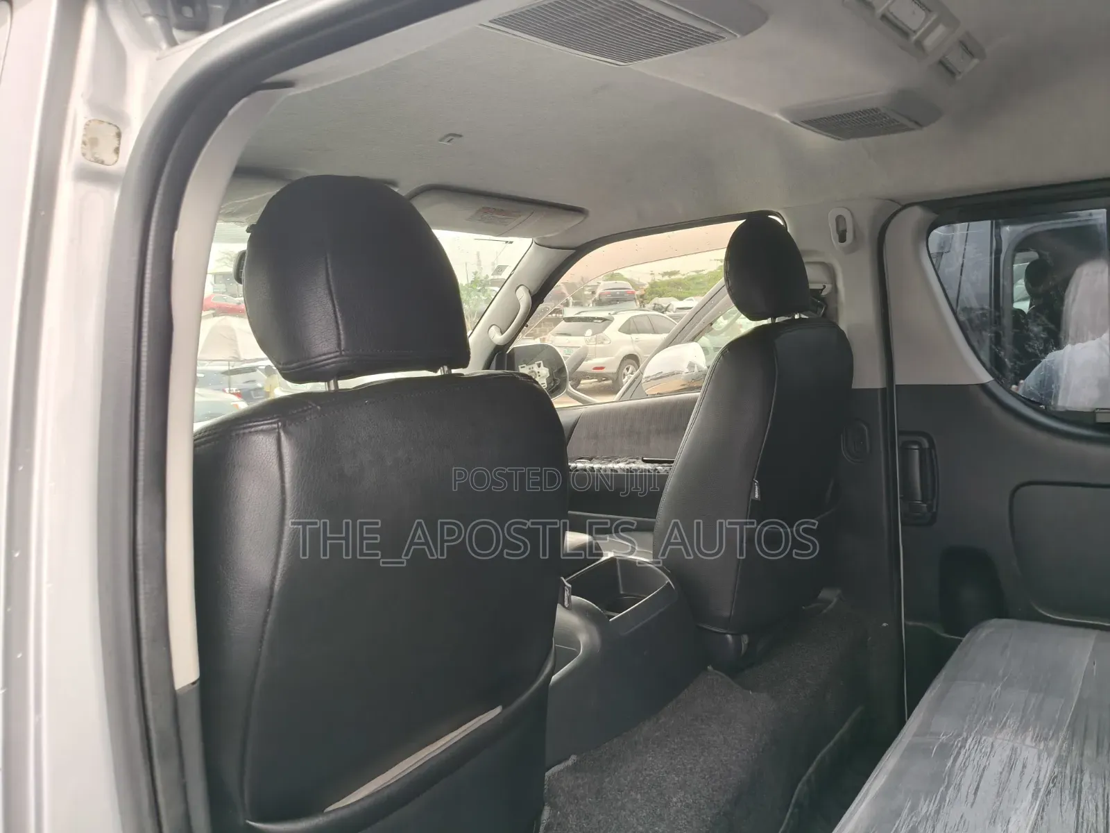 Toyota HiAce 2013 Silver