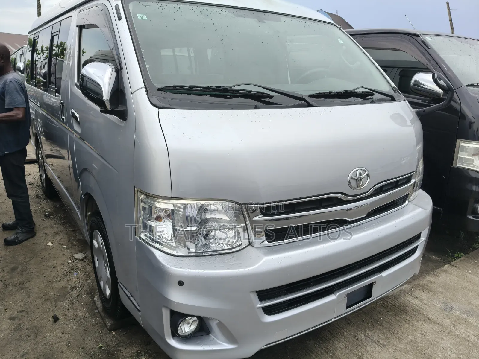 Toyota HiAce 2014 Silver