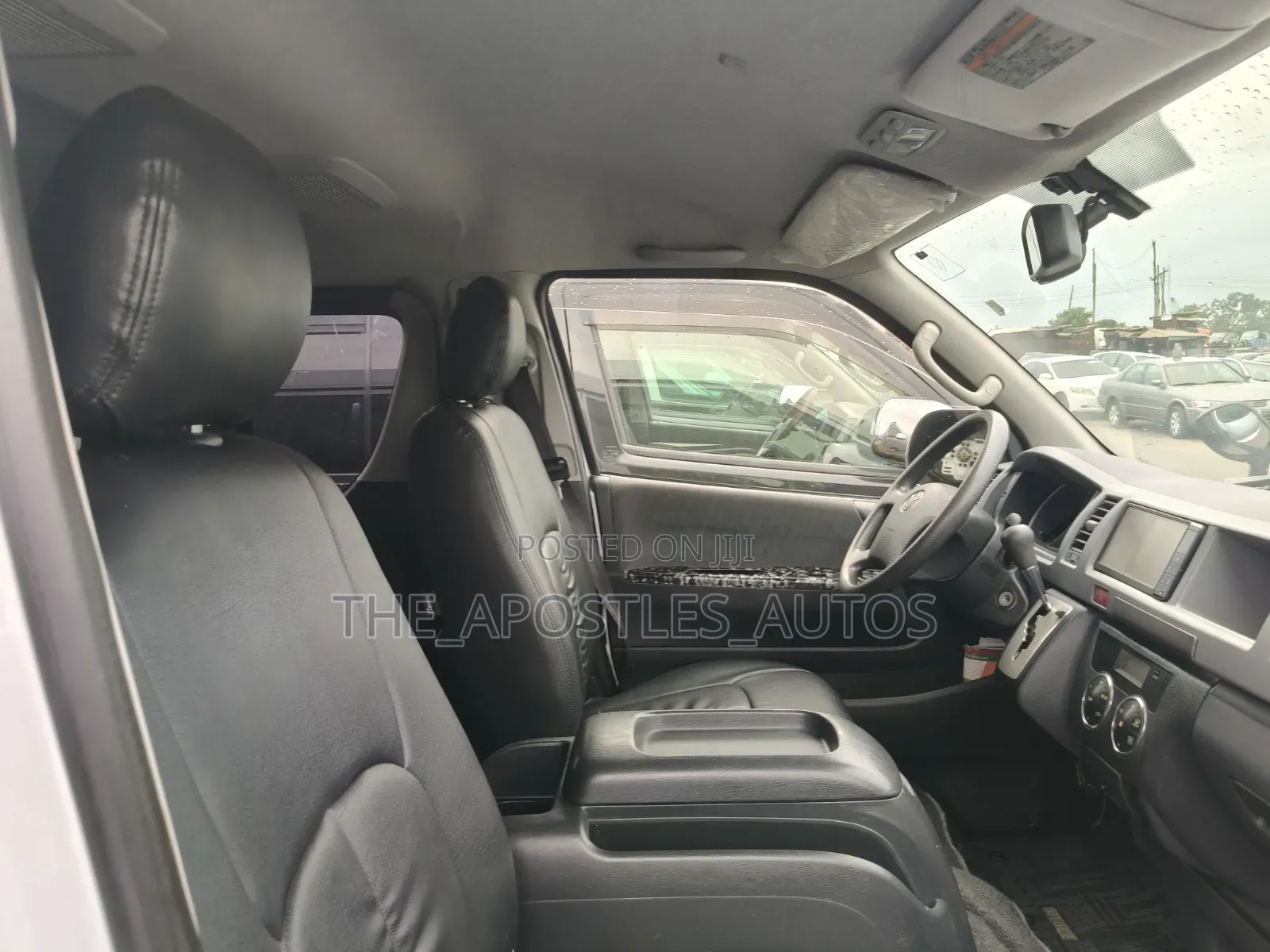 Toyota HiAce 2014 Silver