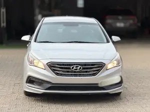 Hyundai Sonata Sport 4dr Sedan (2.4L 4cyl 6A) 2015 Silver
