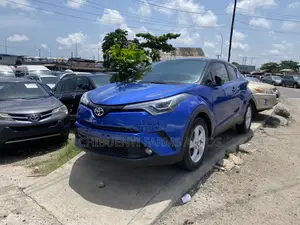 Toyota C-HR 2017 Blue