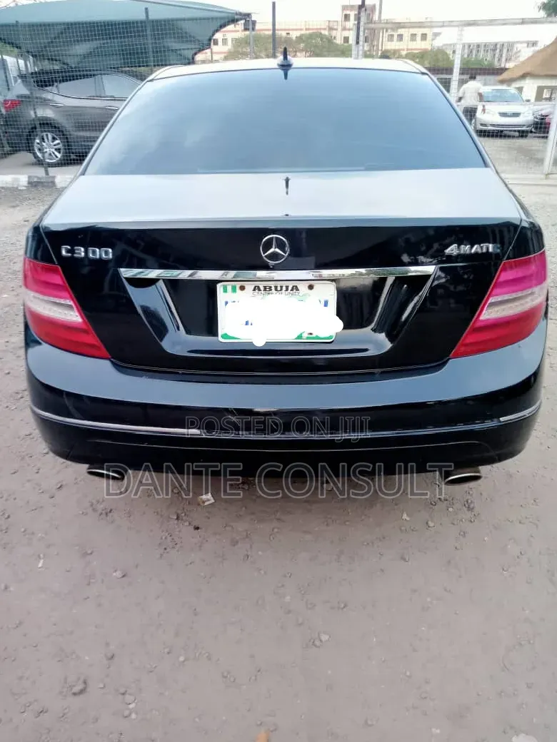 Mercedes-Benz C300 Luxury Sedan AWD (3.0L 6cyl 7A) 2009 Black