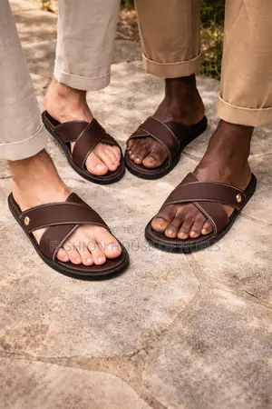 Smart Cross-Strap Men’S Slides – Clean Classy