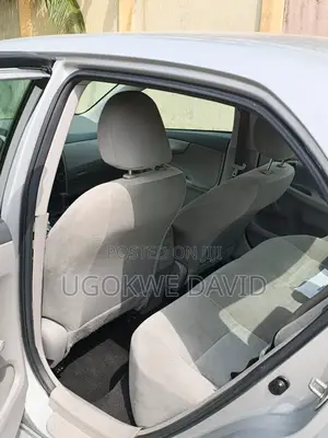 Toyota Corolla 2010 Silver