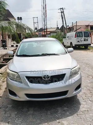 Toyota Corolla 2010 Silver