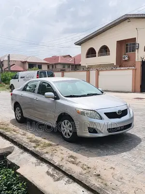 Toyota Corolla 2010 Silver