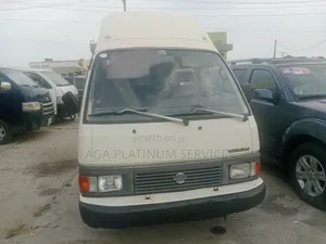 Nissan Caravan (Urvan) 1997 Beige