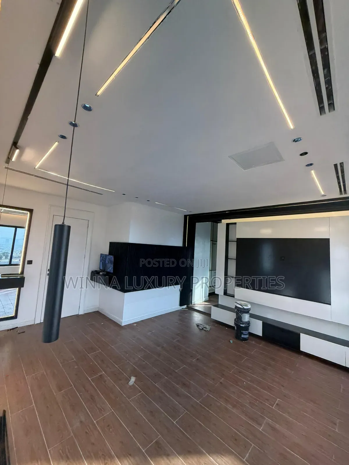 5bdrm Mansion in Guzape for sale