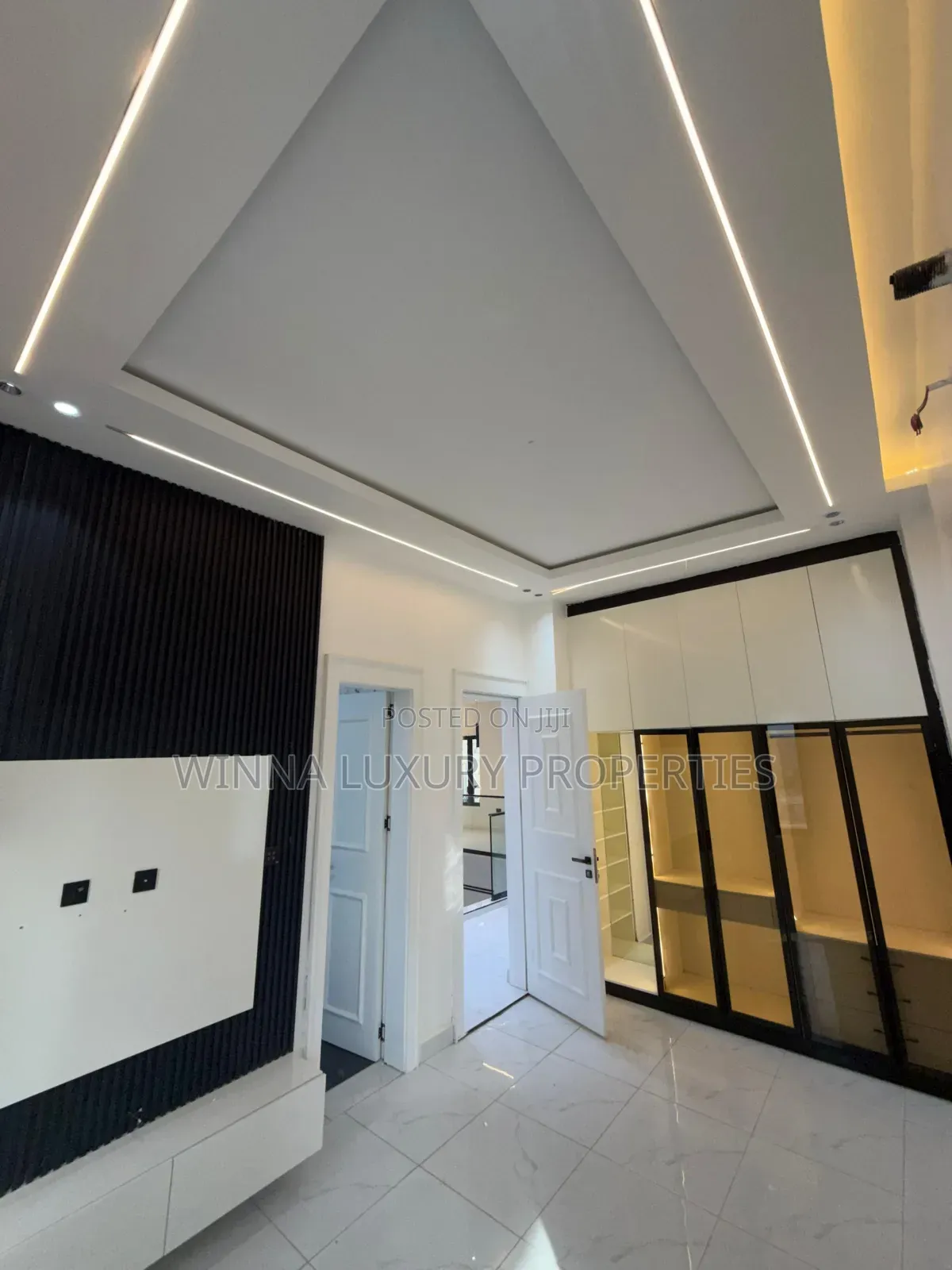 5bdrm Mansion in Guzape for sale