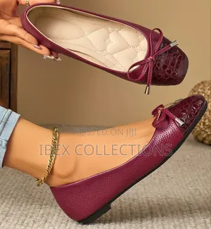Vintage-Style Square-Toe Women's Flat Shoes With Faux Crocodile Print