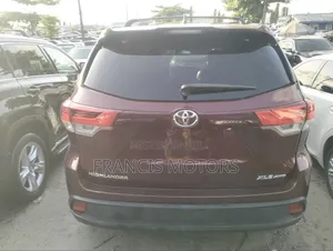 Toyota Highlander XLE 4dr SUV AWD (3.5L 6cyl 6A) 2015 Burgundy