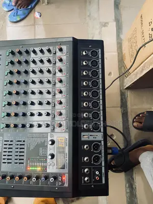 8 Channel Powered Mixer PMX 808d