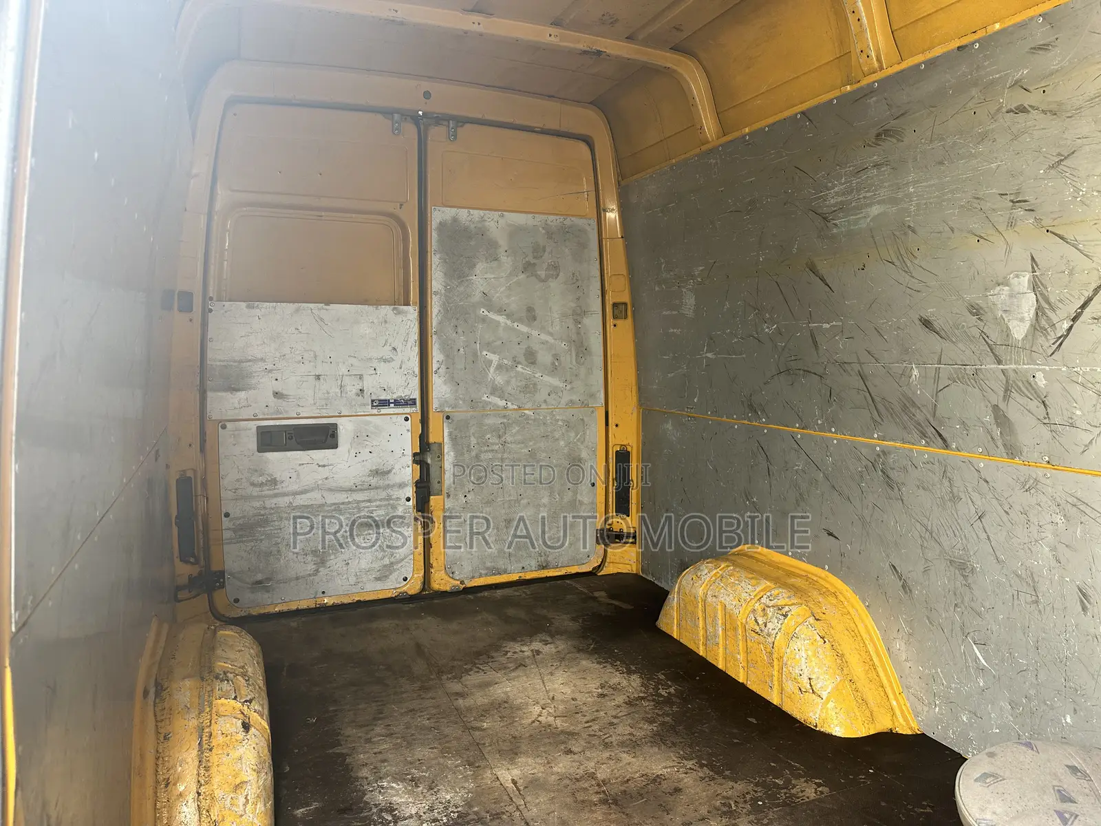 Volkswagen LT 2006 Yellow