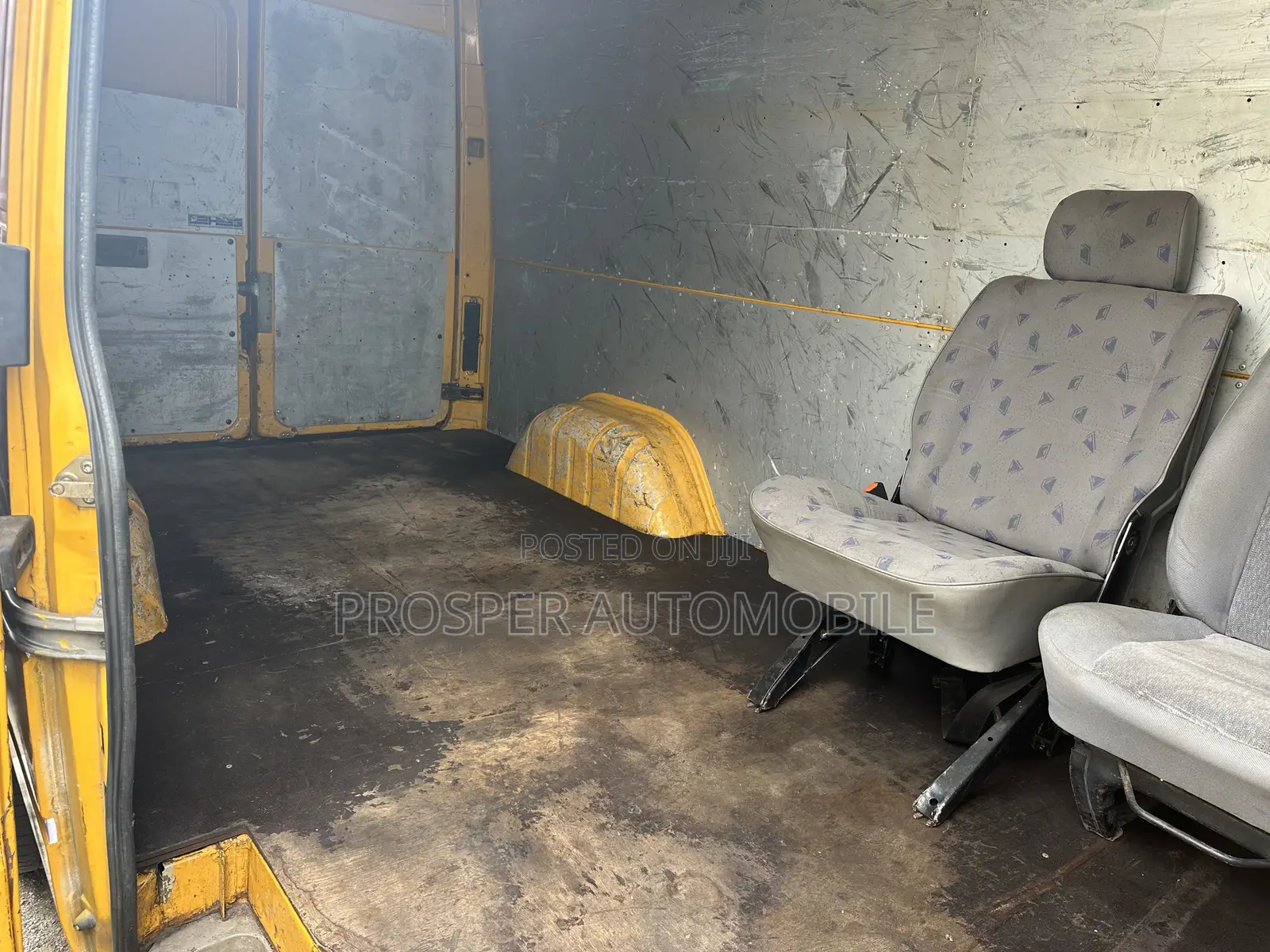 Volkswagen LT 2006 Yellow