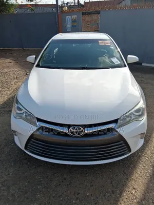 Toyota Camry LE 4dr Sedan (2.5L 4cyl 6A) 2016 White