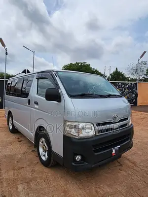 Toyota HiAce 2010 Silver