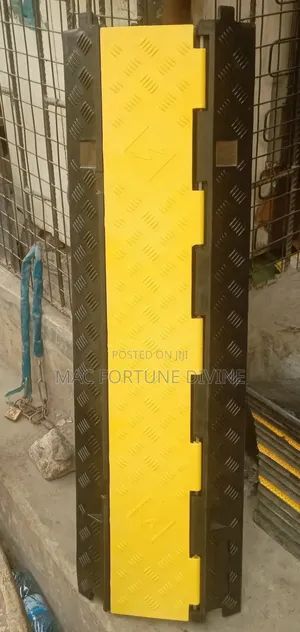 Heavy-duty Cable Protector Ramp Designed To Shield Cables And Hoses