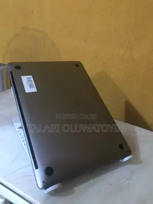 Laptop Apple MacBook Pro 2017 16GB Intel Core i5 SSD 256GB