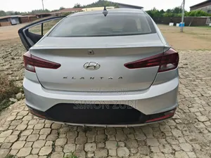 Hyundai Elantra 2020 Silver