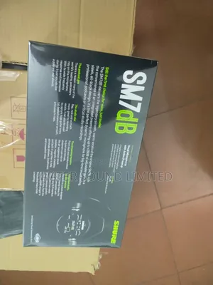 Shure Sm7db Professional Dynamic Cardioid Studio Microphone