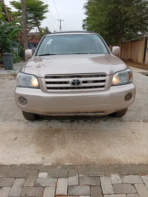 Toyota Highlander 2004 Gold