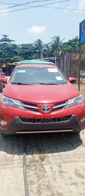 Toyota RAV4 XLE 4dr SUV AWD (2.5L 4cyl 6A) 2014 Red