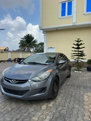 Hyundai Elantra GLS Sedan FWD (1.8L 4cyl 6A) 2013 Gray
