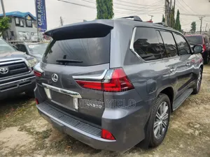 Lexus LX 570 AWD 2017 Gray