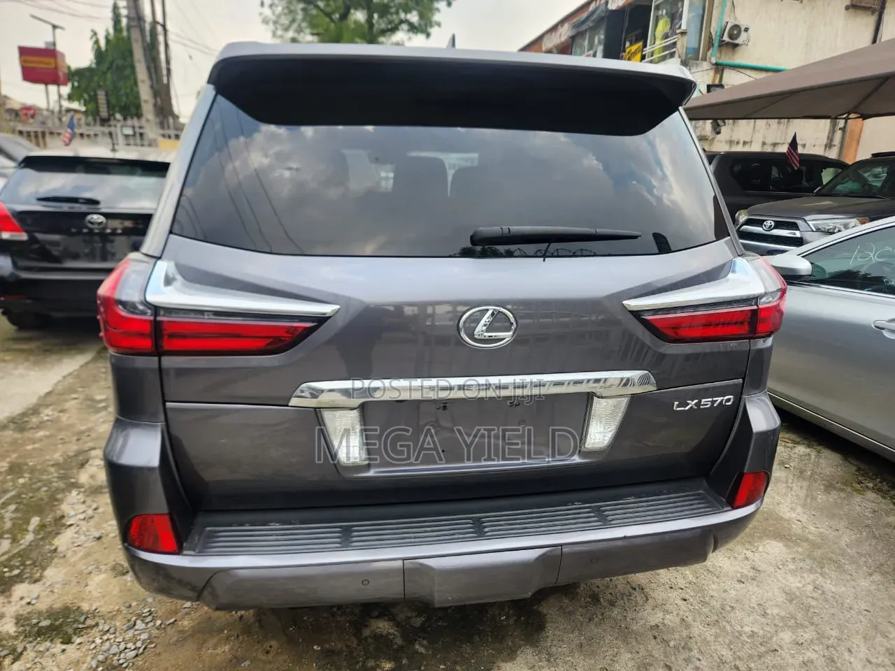 Lexus LX 570 AWD 2017 Gray