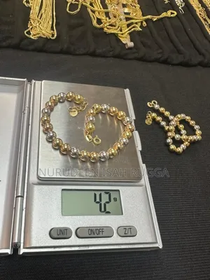 Diamond Cord Hand Bracelet 18kara Gold