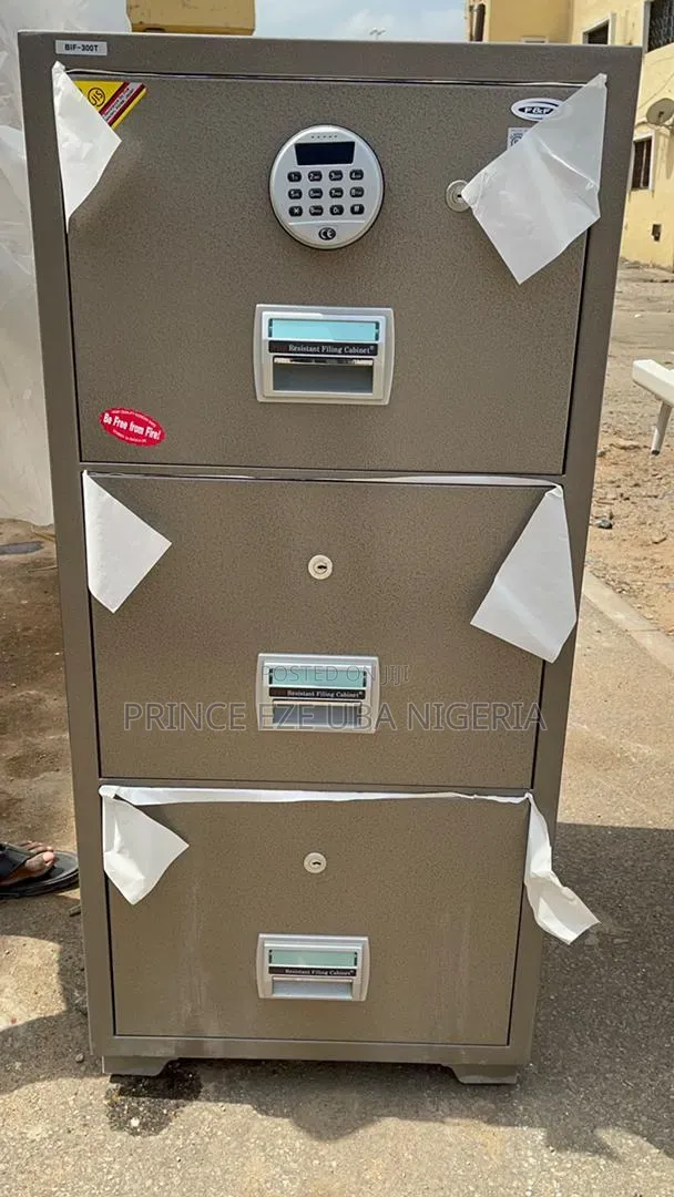 Fire Prof Safe And Cash Box