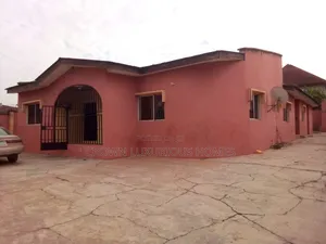 3bdrm Block of Flats in Aho Estate, Ibadan for sale