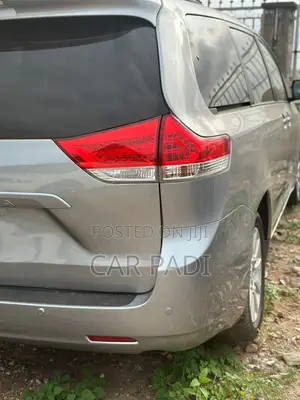 Toyota Sienna 2013 Gray