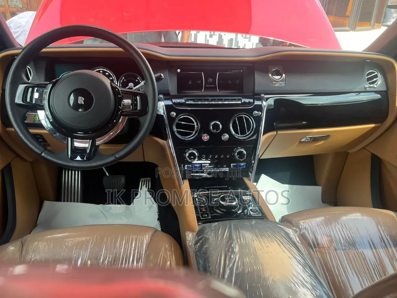 Rolls-Royce Cullinan Base 2021 Red