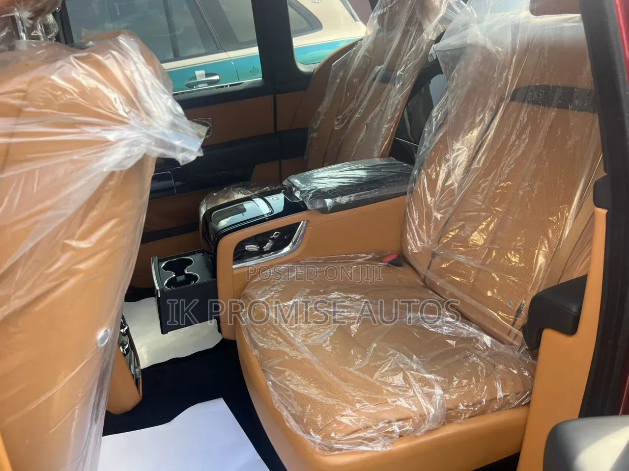 Rolls-Royce Cullinan Base 2021 Red