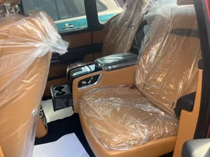 Rolls-Royce Cullinan Base 2021 Red
