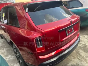 Rolls-Royce Cullinan Base 2021 Red