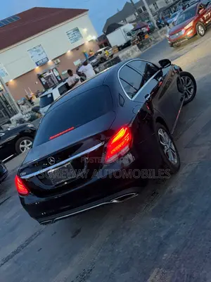Mercedes-Benz C300 2015 Black
