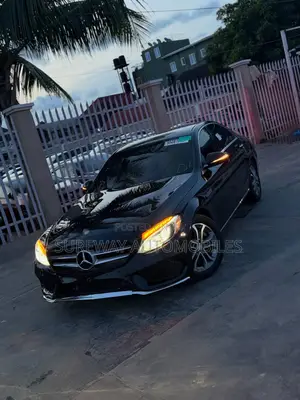 Mercedes-Benz C300 2015 Black