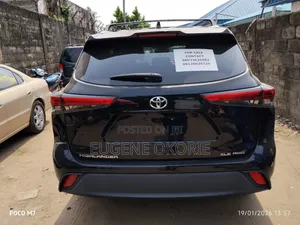Toyota Highlander XLE 2021 Black