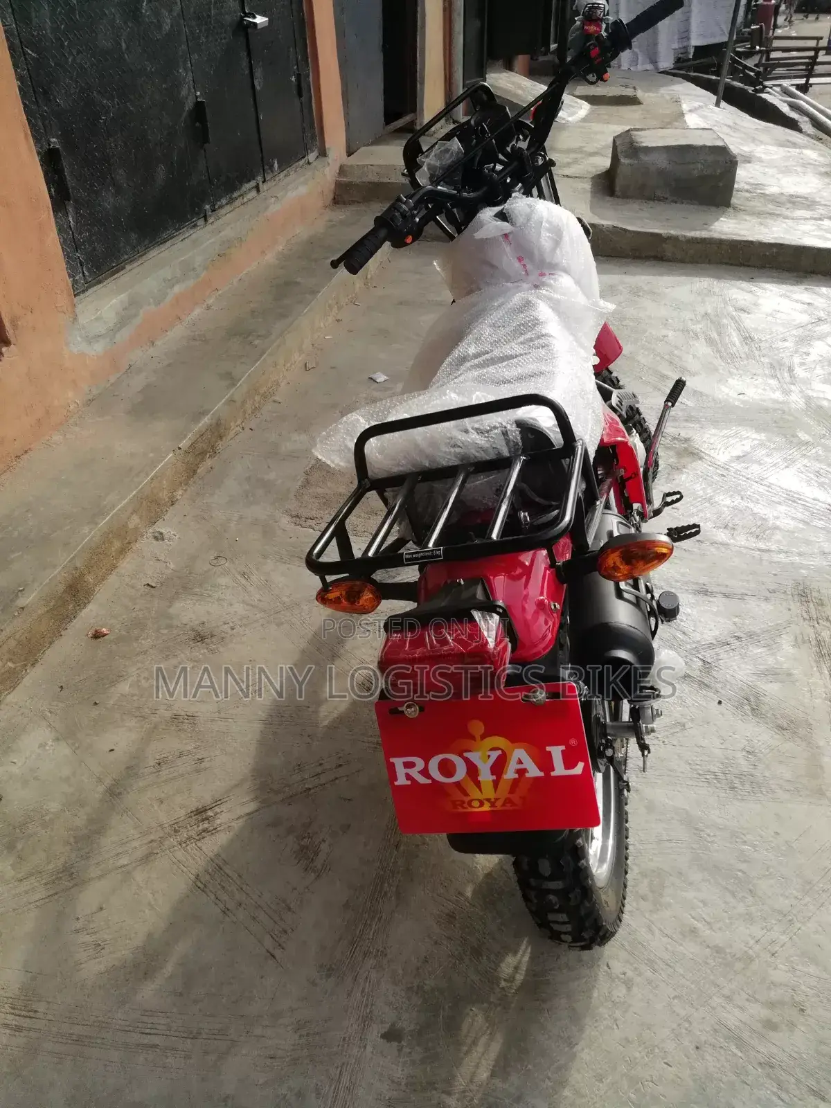 New Royal RY150 2026 Red