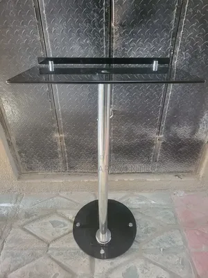 Thick Glass Single Pole Pulpit