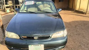Toyota Corolla 2000 Maroon