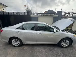 Toyota Camry LE 4dr Sedan (2.5L 4cyl 6A) 2013 Gray