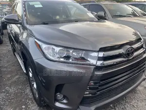Toyota Highlander Limited 4dr SUV AWD (3.5L 6cyl 6A) 2015 Gray