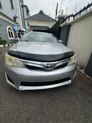 Toyota Camry LE 4dr Sedan (2.5L 4cyl 6A) 2013 Gray